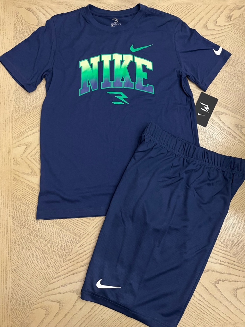 *NWT* Boys Nike Short Sleeve Tee & Shorts Size L